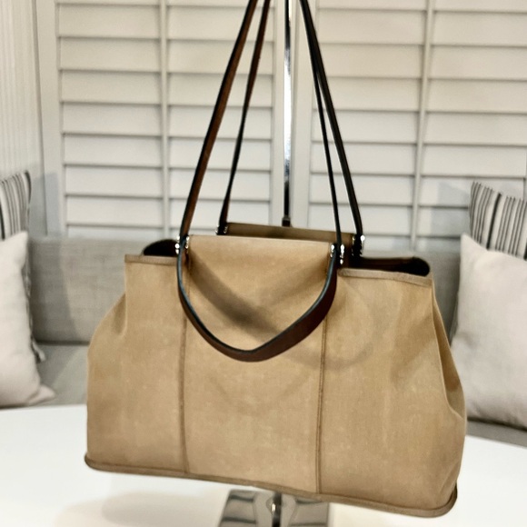 Hermes Tan Tote Bag Spacious Structured Design - Picture 9 of 16
